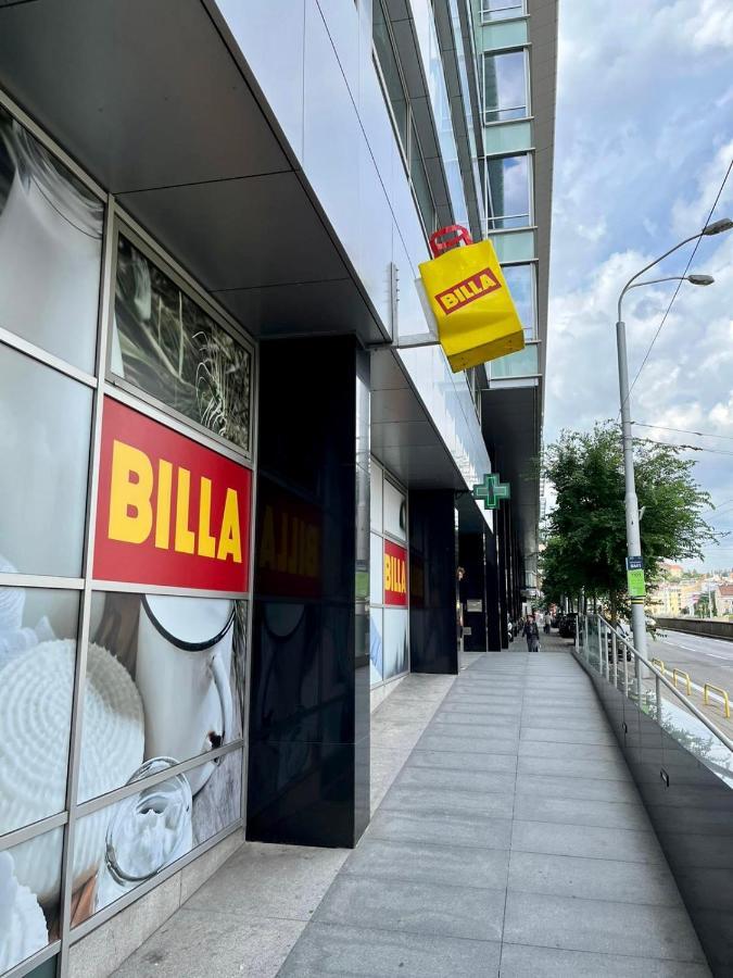De Luxe 4 May Plaza Bratislava Ngoại thất bức ảnh