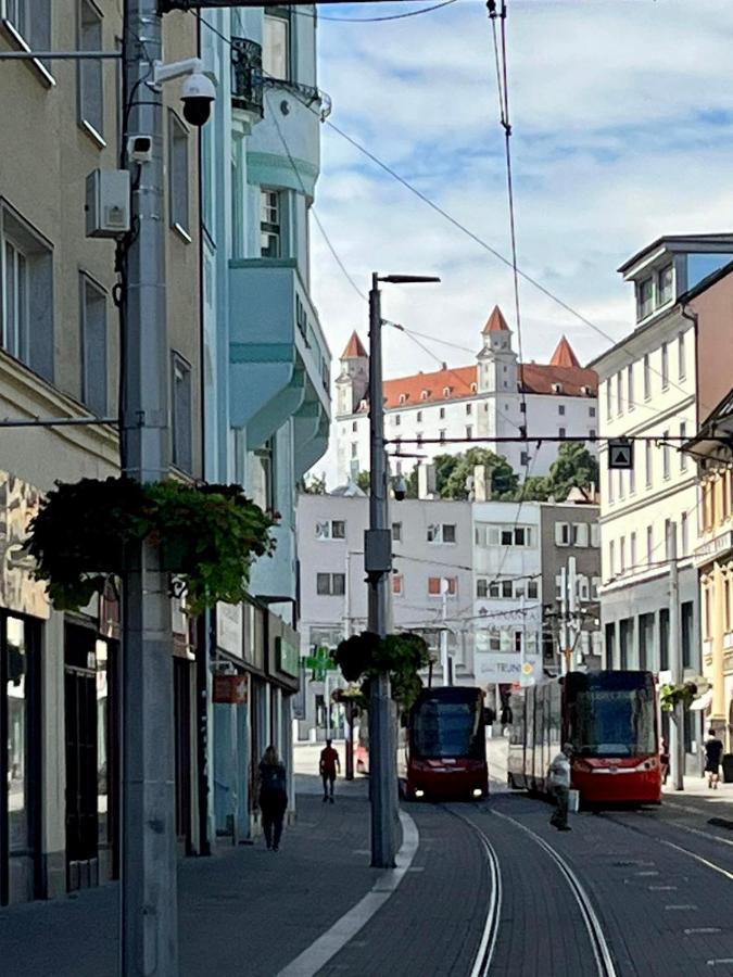 De Luxe 4 May Plaza Bratislava Ngoại thất bức ảnh